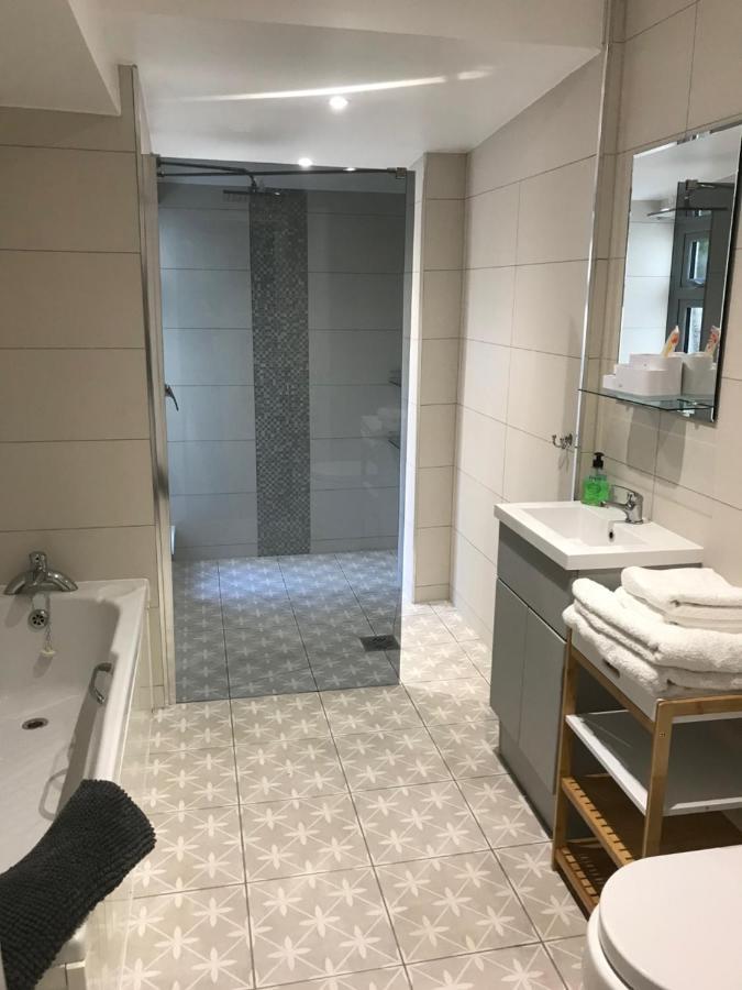 Luxury Refurbished 2 Bedroom Regency Apartment Cheltenham Exterior photo